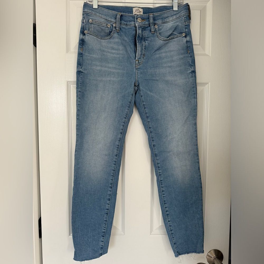 Women's J Crew 9" Toothpick Distressed Hem Jean Size 28